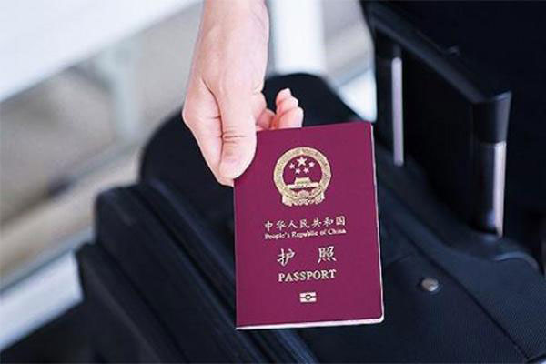 护照可以当身份证用吗 坐飞机护照能代替身份证吗