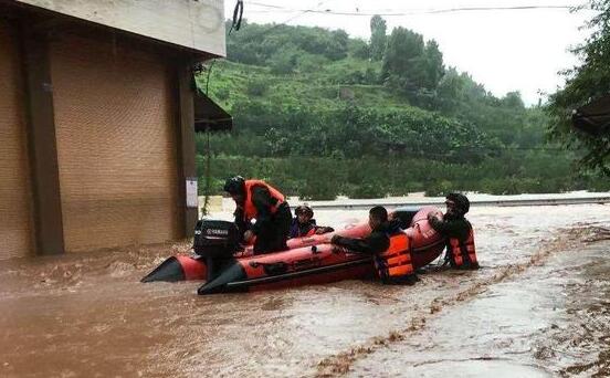 四川12小时降雨量近430毫米破纪录 未来三天强降雨不停歇