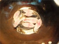 酱焖鲅鱼的做法步骤3