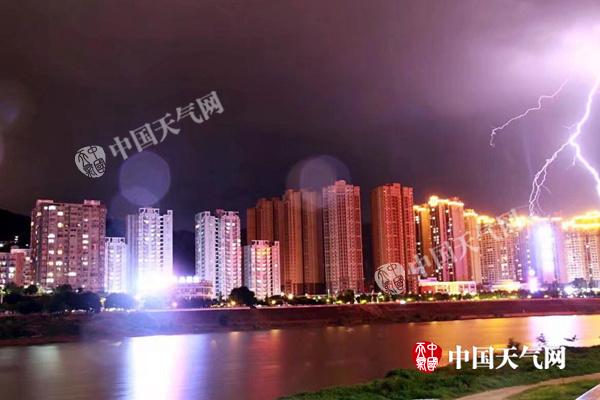 今起三天四川将遭强降雨 雅安等地有暴雨九寨沟多阵雨