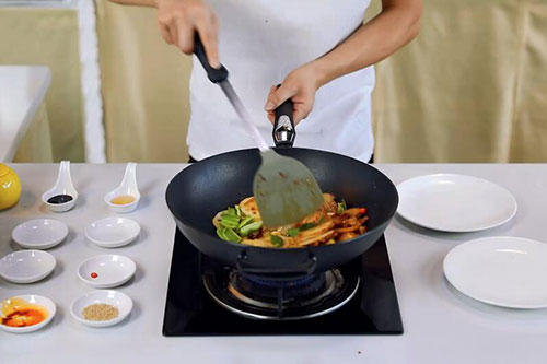 香锅莲藕五花肉的做法 香锅莲藕五花肉怎么做好吃