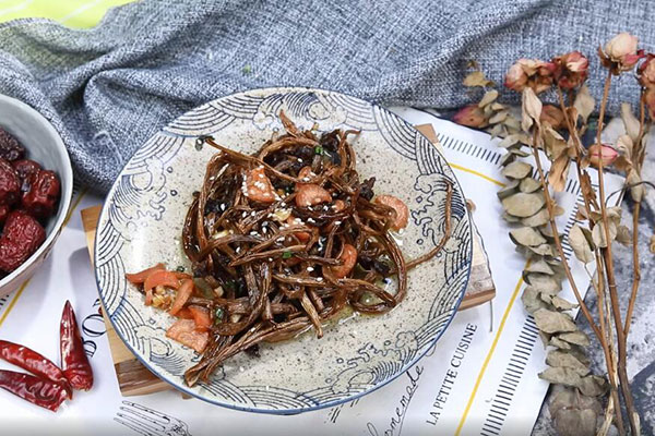 怎么做干煸茶树菇 干煸茶树菇的家常做法