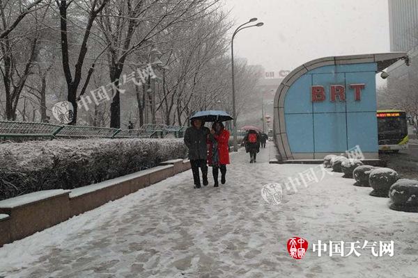 华南局部有暴雨 江南低温持续阴冷转晴冷