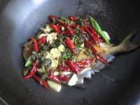 雪菜烧鱼的做法步骤7