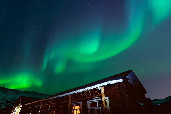 加拿大旅游签证可以呆多久 加拿大旅游签证材料有哪些