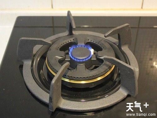 燃气灶火变小了怎么办？是什么原因造成的？