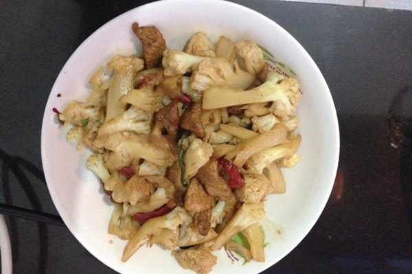 菜花做法 菜花炒肉的做法