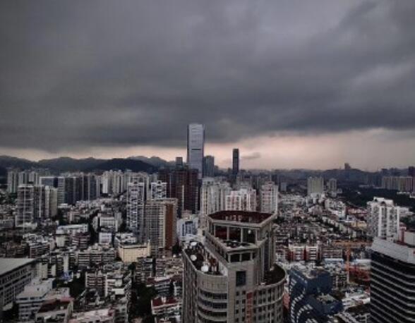 深圳今日现强降水雷电天气 目前暴雨橙色预警生效中