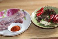 麻辣鸭脖的做法步骤1