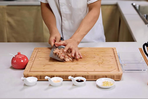 菠萝鸡丁的做法 菠萝鸡丁的正宗做法介绍