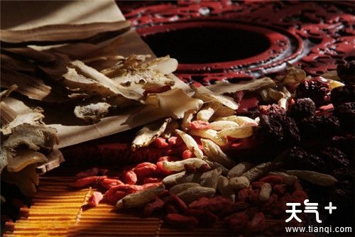 中药洒到衣服上怎么洗?五个方法轻松解决