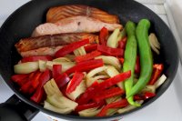 香煎三文鱼加蔬菜土豆的做法步骤10