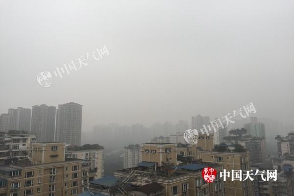 重庆大雾致多条高速被管制明好转 圣诞节天气晴好宜出游