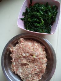 荠菜烫面小笼包的做法步骤1
