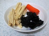 油焖腐竹的做法步骤1