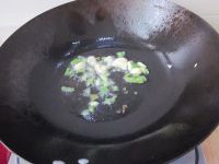 爆炒紫甘蓝的做法步骤4