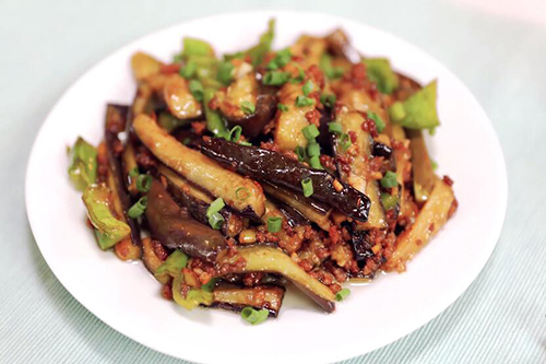 青椒肉沫烧茄子的做法 在家怎么做青椒肉沫烧茄子