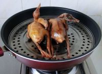 桂花熏乳鸽的做法步骤10