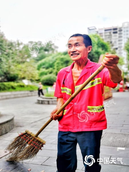 致敬热浪“逆行者”