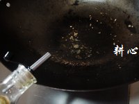 木耳腐竹炒虾仁的做法步骤8