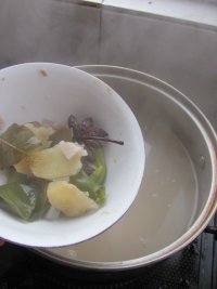 彩蔬肉皮冻的做法步骤11