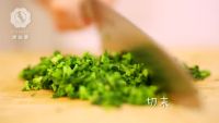 荠菜炒年糕的做法步骤3