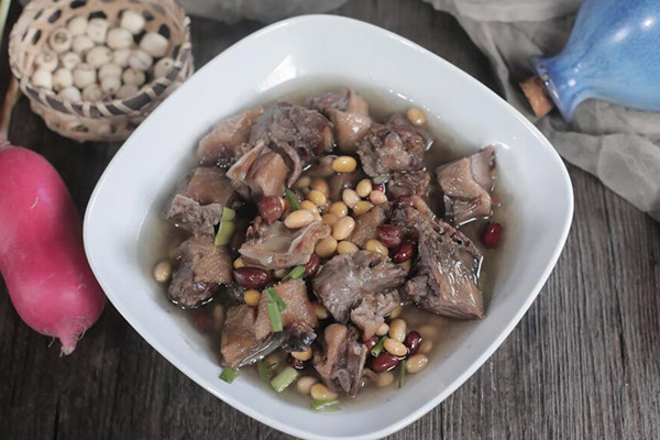板鸭炖大豆的做法 怎么做板鸭炖大豆