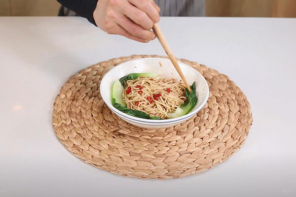 麻辣干拌面的做法 怎么做麻辣干拌面