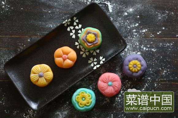 缤纷立体月饼