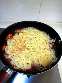 虾仁意粉的做法步骤11