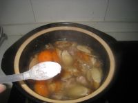 胡萝卜牛蒡瘦肉汤的做法步骤7