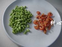 金钩毛豆的做法步骤1