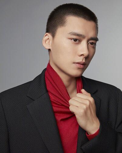 李易峰劝架是怎么回事 李易峰劝架是什么情况