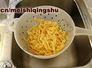 手擀面的做法步骤6