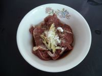 窝蛋牛肉粥的做法步骤2
