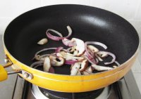 咖喱乌冬面的做法步骤5