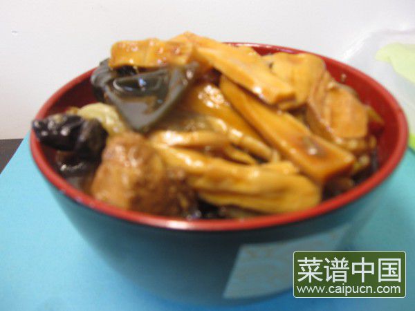 竹笋海带卤肉炖白菜