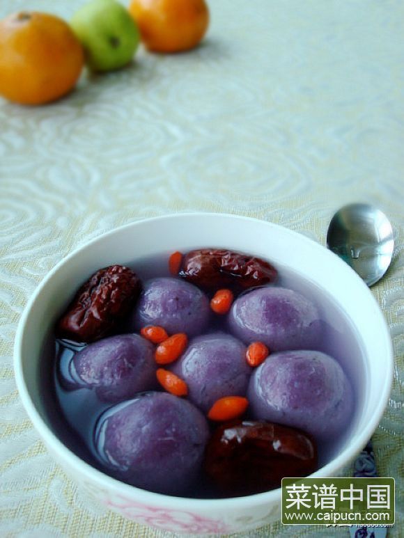 紫薯豆浆黑芝麻馅汤圆