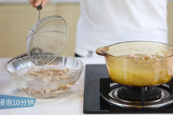 柠檬鸡爪怎么做的 柠檬鸡爪的做法