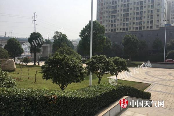 冷空气将袭湖南气温大跳水 明天长沙最高仅16℃