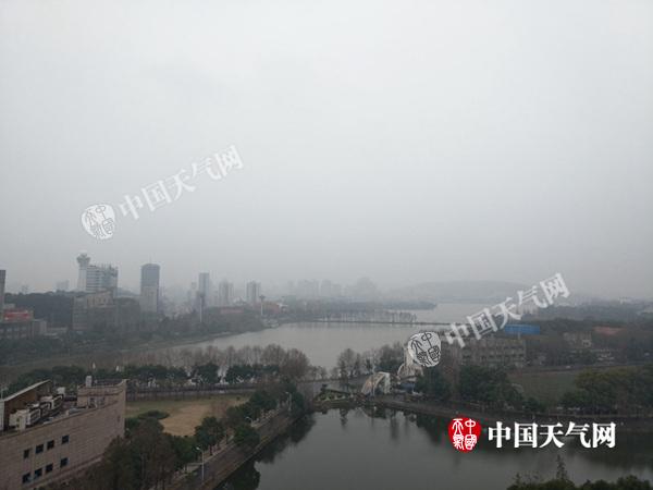 元宵节夜间湖北雨渐止可赏花灯 周末暴雨来袭伴雷电大风