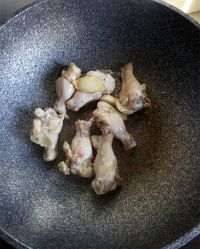 红烧鸡翅根的做法步骤4