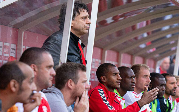 法甲确诊队医自杀