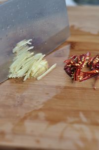清炒绿豆芽的做法步骤4