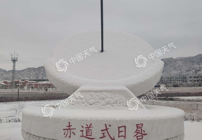 温泉迎今冬首场降雪天气