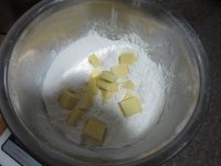 紫薯李子派的做法步骤2