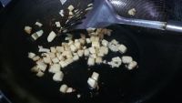 甜豌豆炒冬笋的做法步骤6