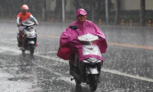 冷空气缓解河南多日高温 南阳信阳等地多阵雨天气