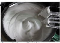菠萝戚风蛋糕卷的做法步骤4
