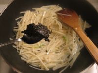 橄榄菜炒土豆丝的做法步骤4